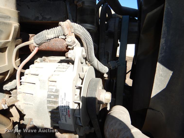 image for item DD8976 1995 International Paystar 5000 truck cab and chassis