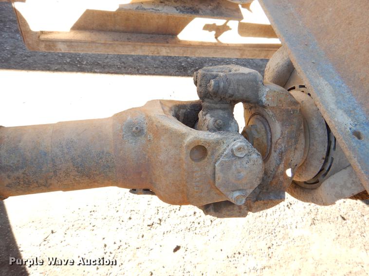 image for item DD8976 1995 International Paystar 5000 truck cab and chassis