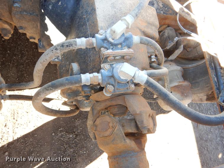 image for item DD8976 1995 International Paystar 5000 truck cab and chassis