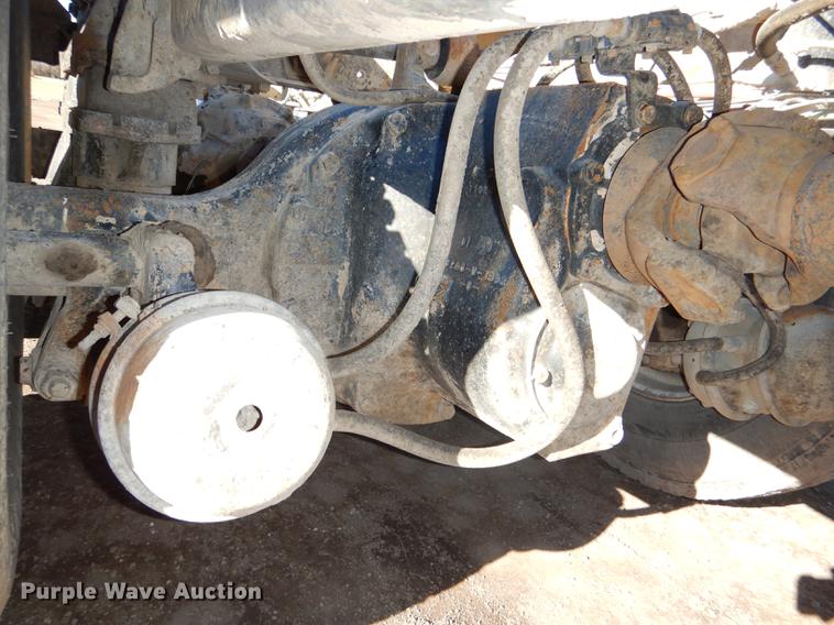 image for item DD8976 1995 International Paystar 5000 truck cab and chassis