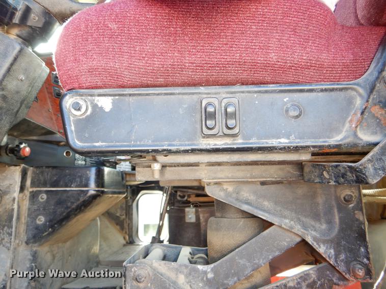 image for item DD8977 1995 International Paystar 5000 truck cab and chassis