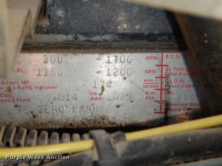 image for item DD8977 1995 International Paystar 5000 truck cab and chassis