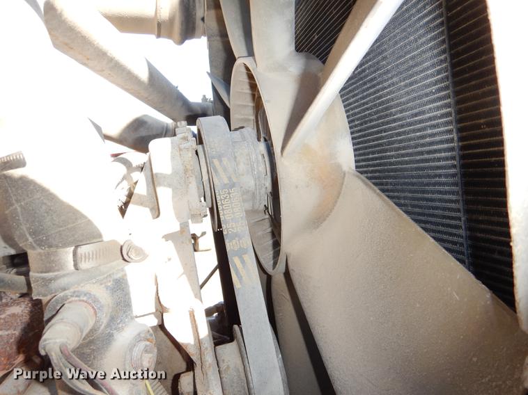 image for item DD8977 1995 International Paystar 5000 truck cab and chassis