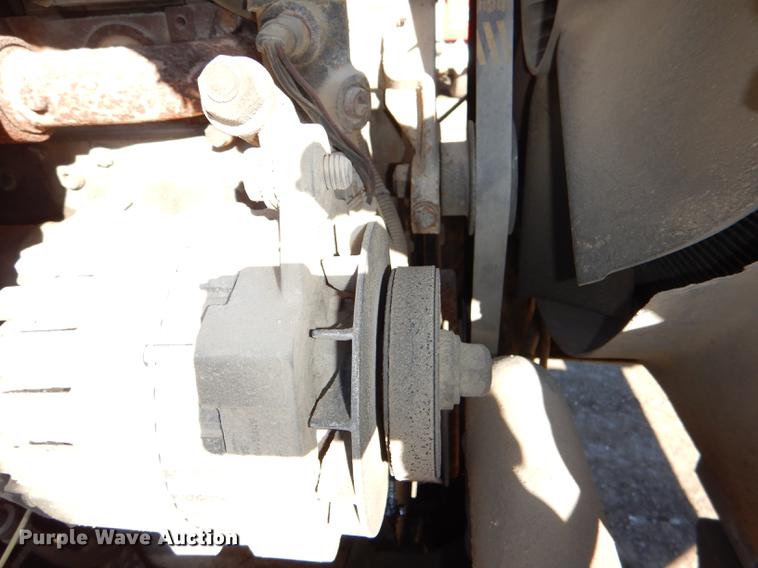 image for item DD8977 1995 International Paystar 5000 truck cab and chassis