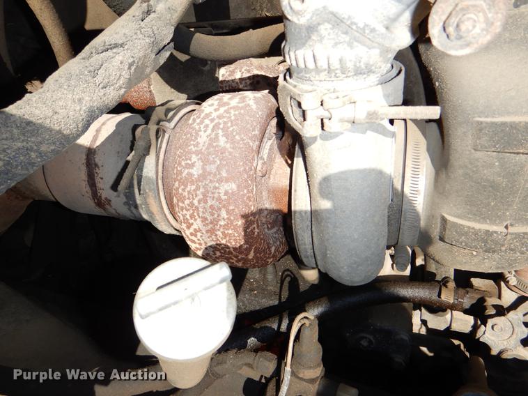 image for item DD8977 1995 International Paystar 5000 truck cab and chassis