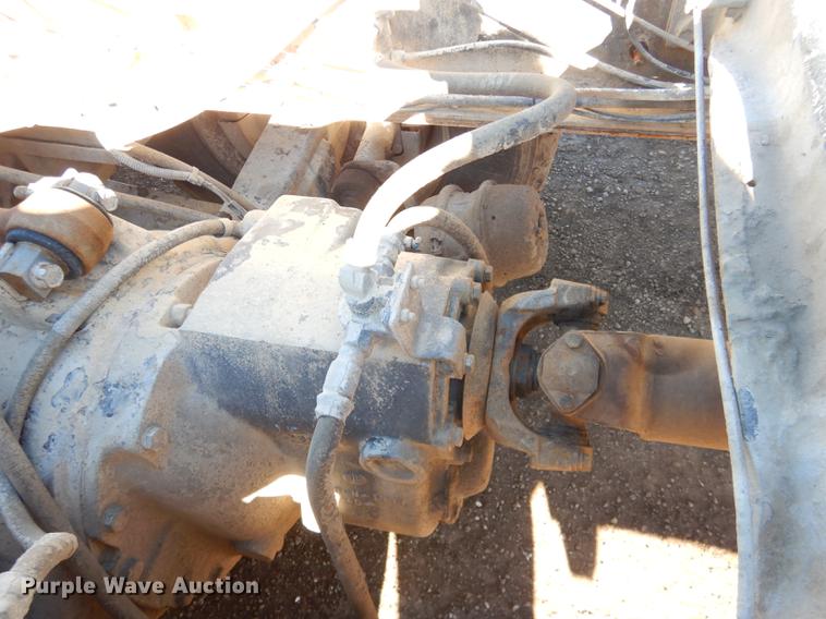 image for item DD8977 1995 International Paystar 5000 truck cab and chassis