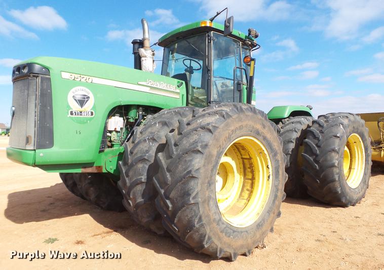 image for item EI9734 2002 John Deere 9520 4WD tractor
