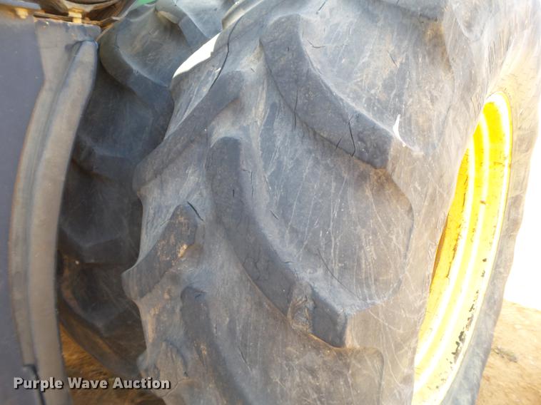 image for item EI9734 2002 John Deere 9520 4WD tractor