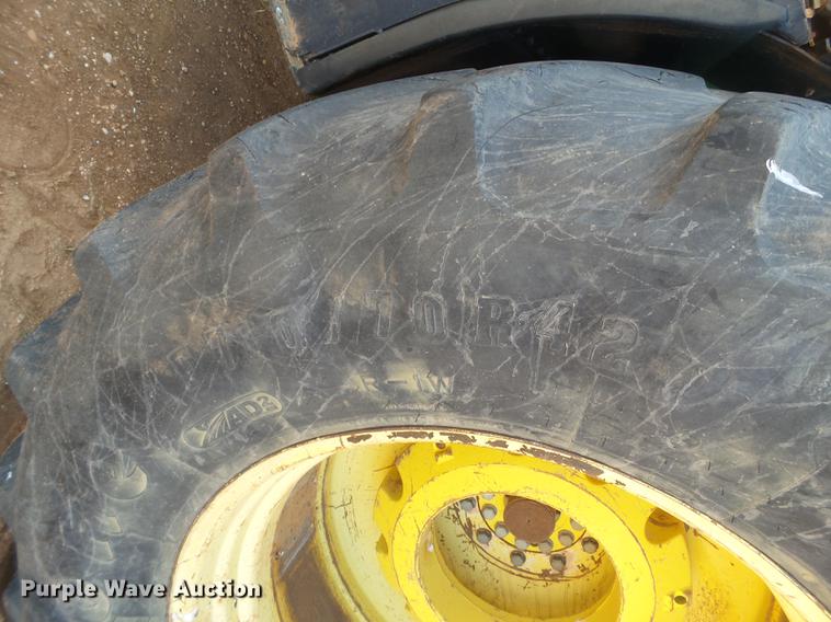 image for item EI9734 2002 John Deere 9520 4WD tractor