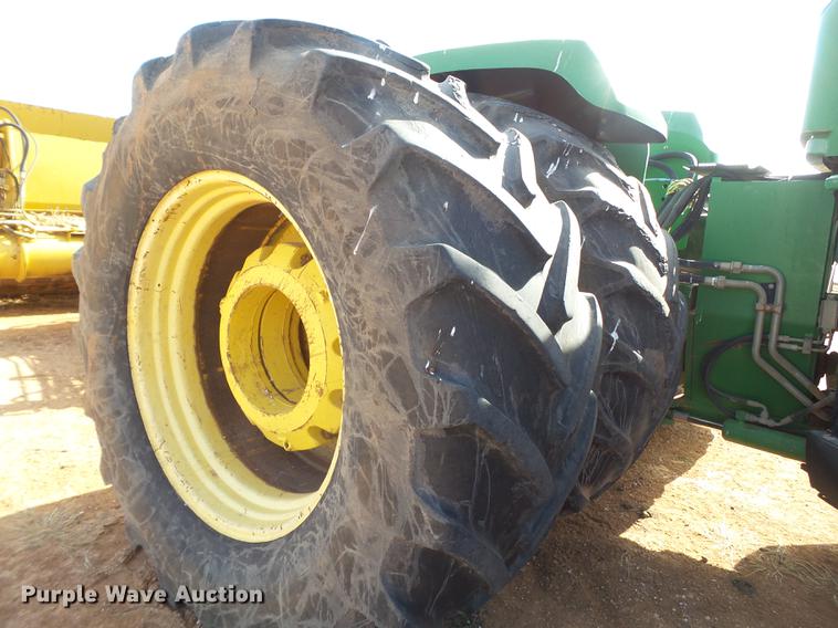 image for item EI9734 2002 John Deere 9520 4WD tractor