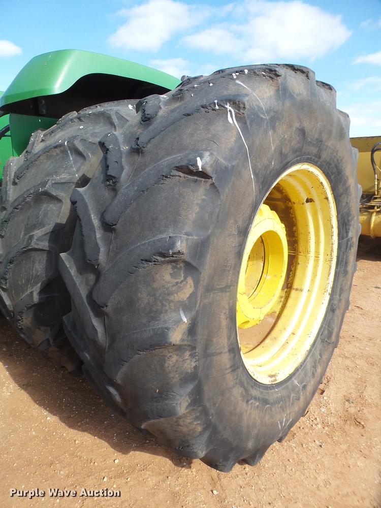 image for item EI9734 2002 John Deere 9520 4WD tractor