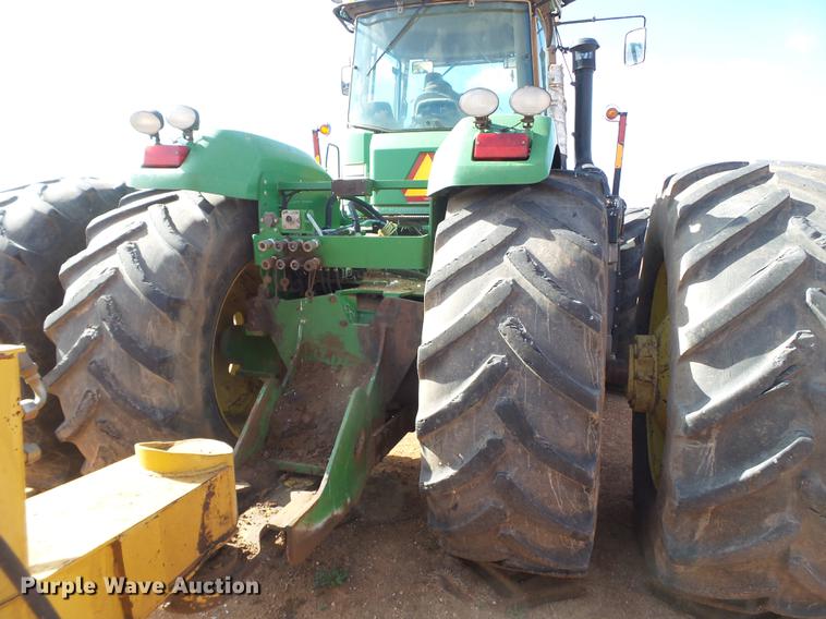 image for item EI9734 2002 John Deere 9520 4WD tractor