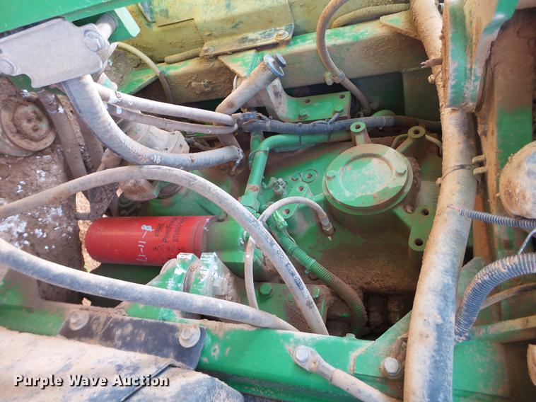 image for item EI9734 2002 John Deere 9520 4WD tractor