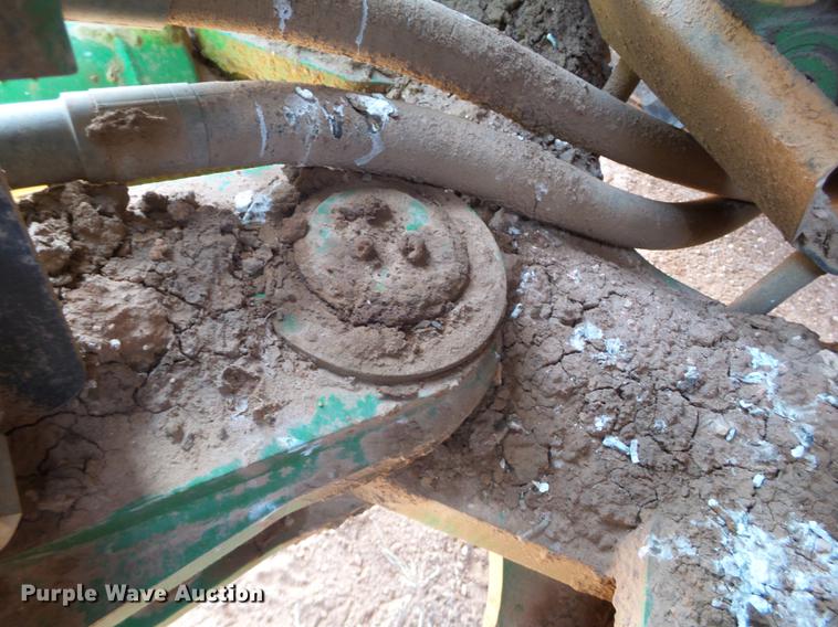 image for item EI9734 2002 John Deere 9520 4WD tractor