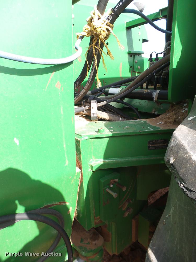 image for item EI9734 2002 John Deere 9520 4WD tractor