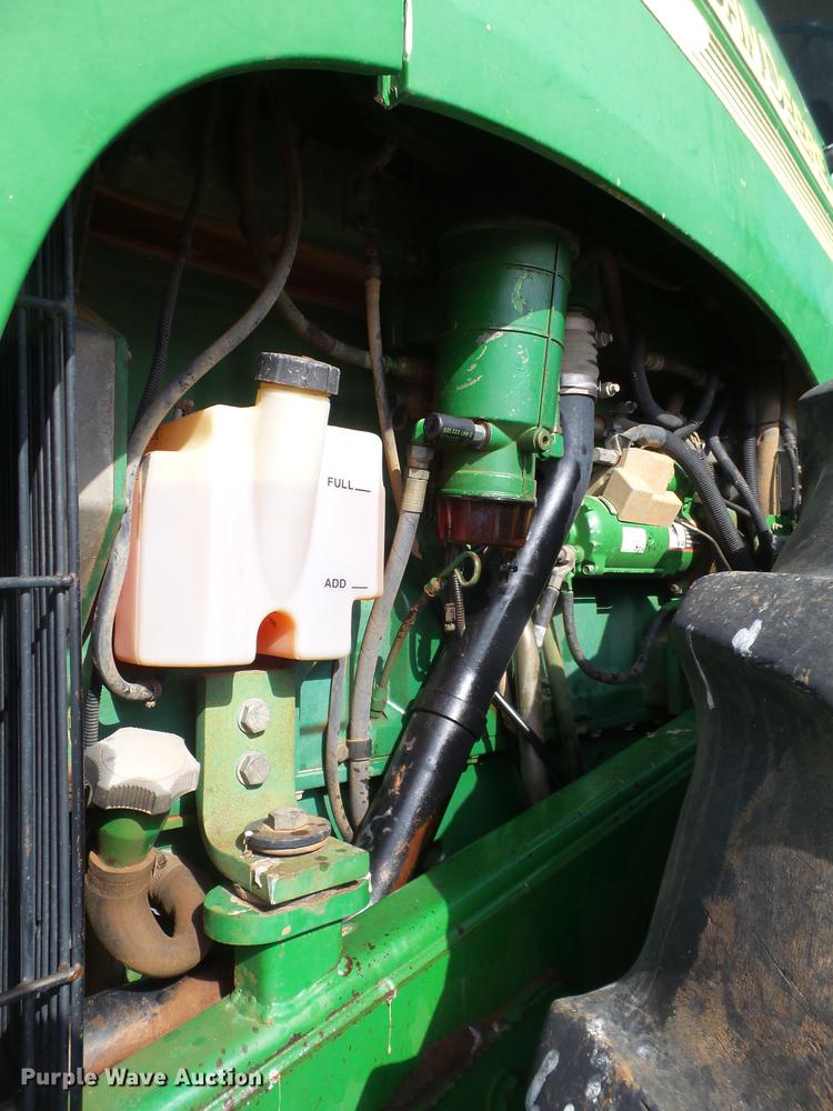 image for item EI9734 2002 John Deere 9520 4WD tractor