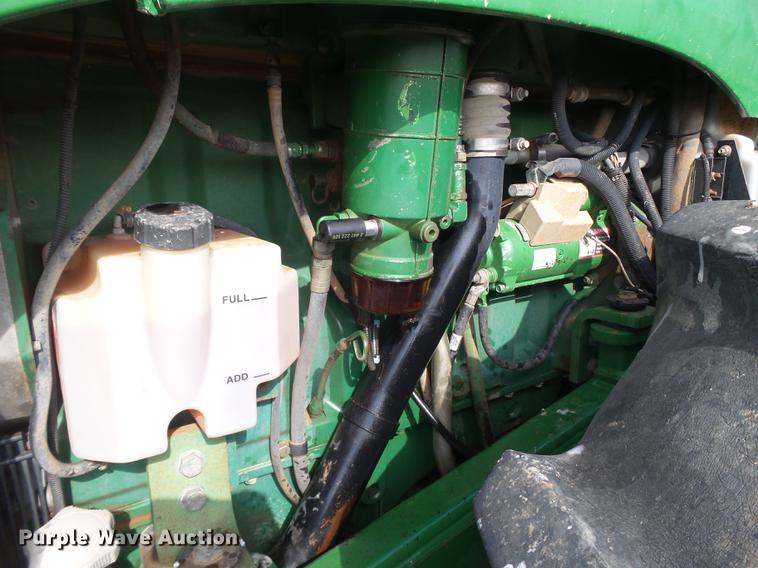 image for item EI9734 2002 John Deere 9520 4WD tractor