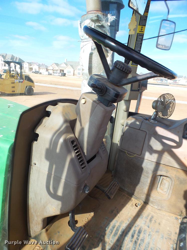 image for item EI9734 2002 John Deere 9520 4WD tractor