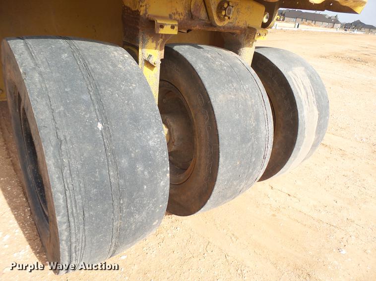 image for item EI9735 2010 Caterpillar PS360C pneumatic roller