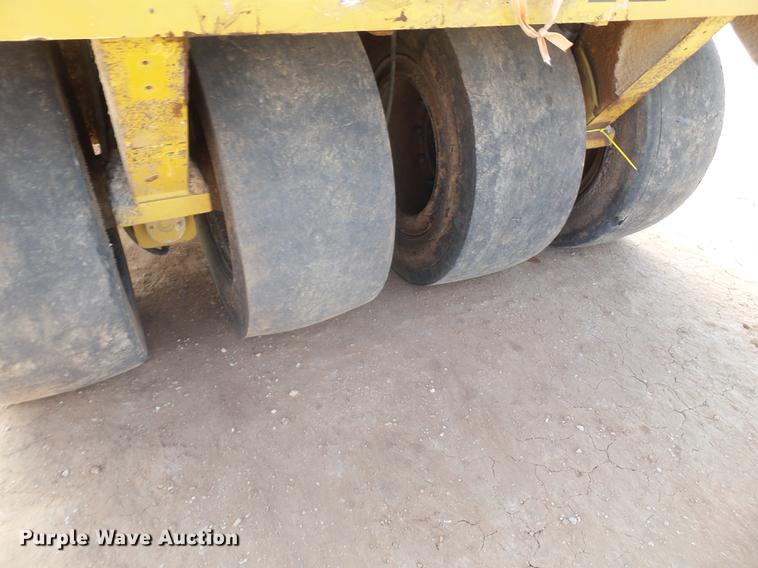 image for item EI9735 2010 Caterpillar PS360C pneumatic roller