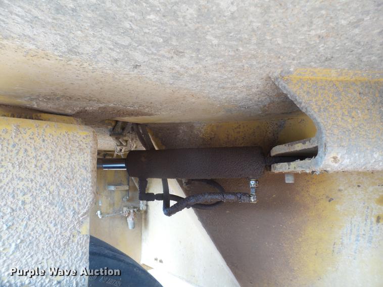 image for item EI9735 2010 Caterpillar PS360C pneumatic roller