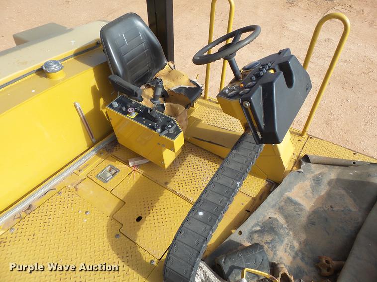 image for item EI9735 2010 Caterpillar PS360C pneumatic roller