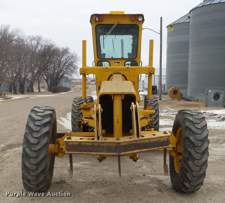 image for item EJ9000 John Deere 570A motor grader