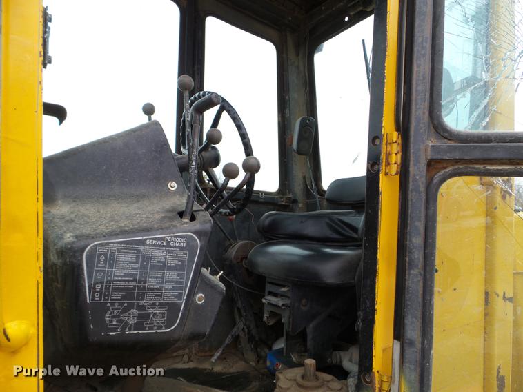 image for item EJ9000 John Deere 570A motor grader