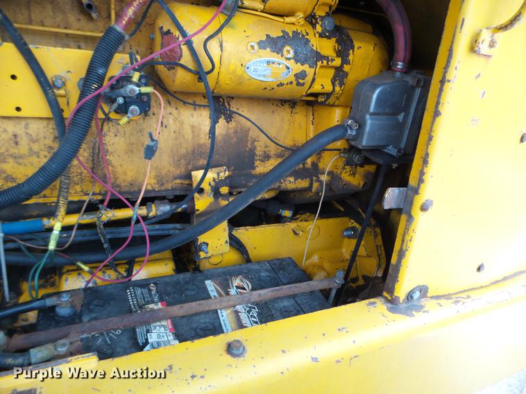 image for item EJ9000 John Deere 570A motor grader