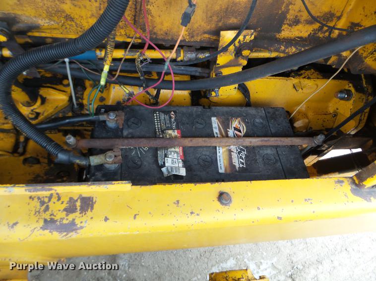 image for item EJ9000 John Deere 570A motor grader