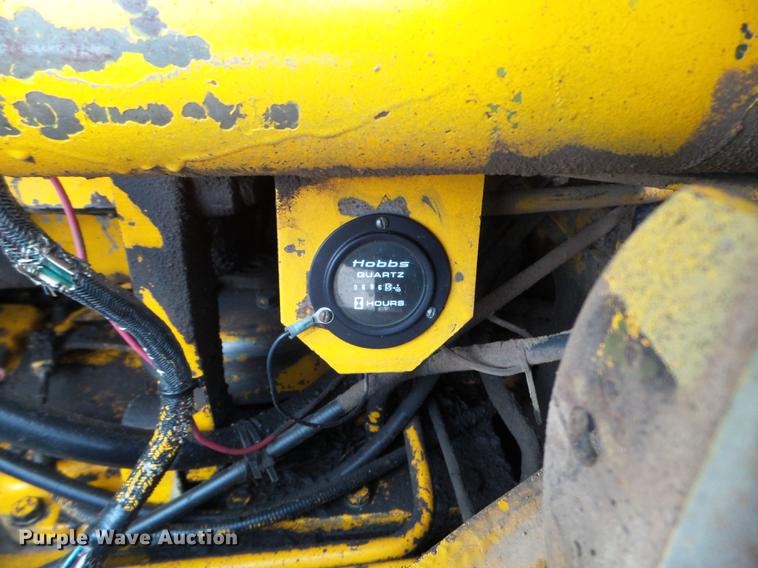 image for item EJ9000 John Deere 570A motor grader