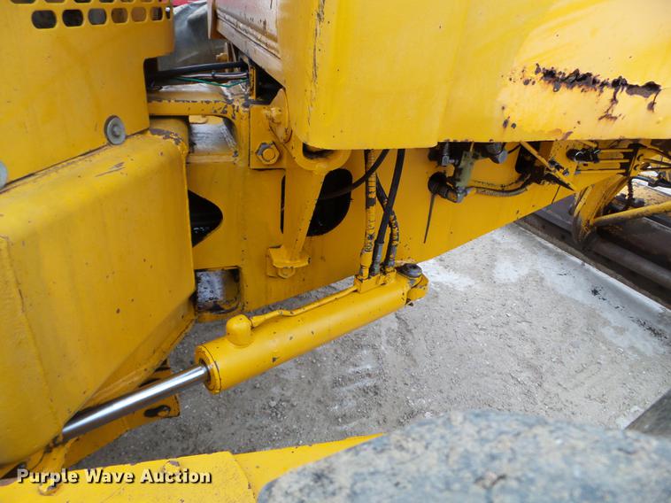 image for item EJ9000 John Deere 570A motor grader