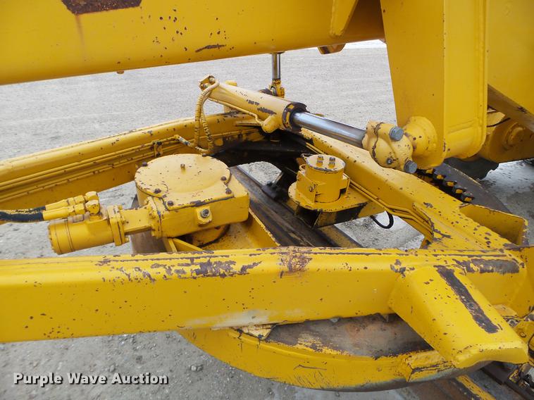 image for item EJ9000 John Deere 570A motor grader