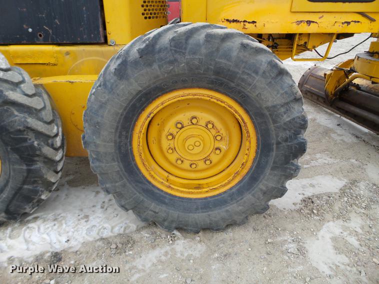 image for item EJ9000 John Deere 570A motor grader