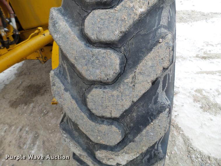 image for item EJ9000 John Deere 570A motor grader