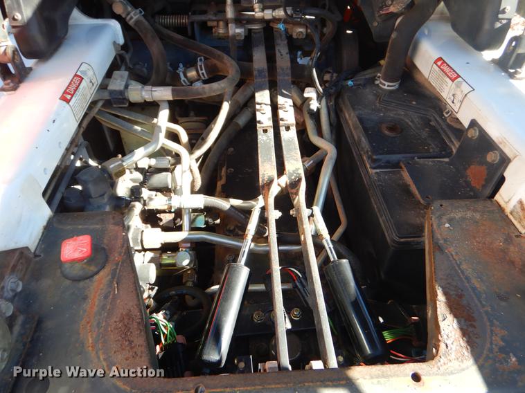 image for item ER9416 2012 Bobcat S175 skid steer