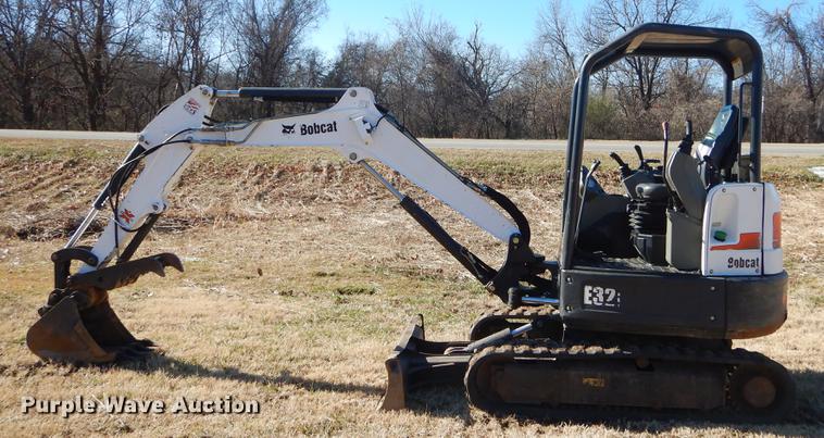 image for item ER9418 2015 Bobcat E32 mini excavator