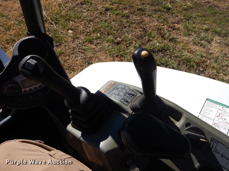 image for item ER9418 2015 Bobcat E32 mini excavator