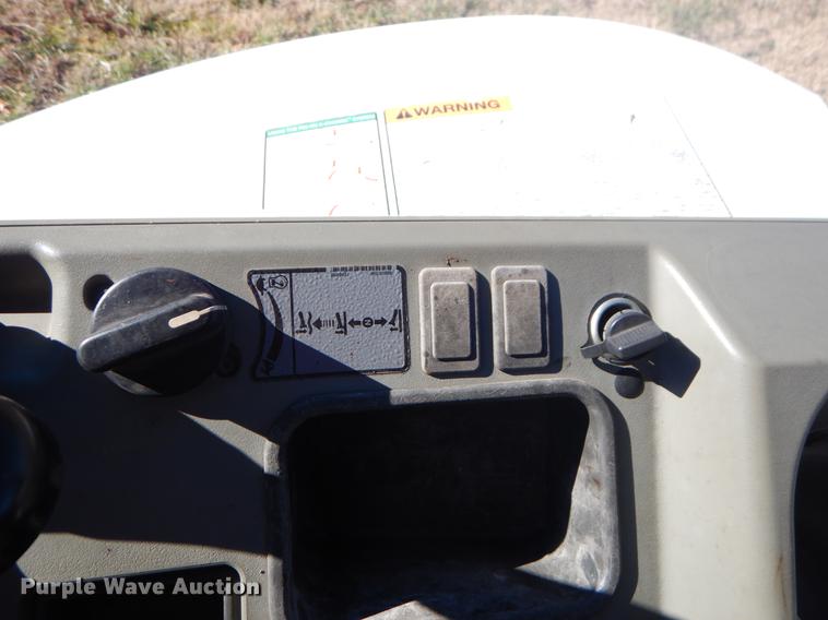 image for item ER9418 2015 Bobcat E32 mini excavator