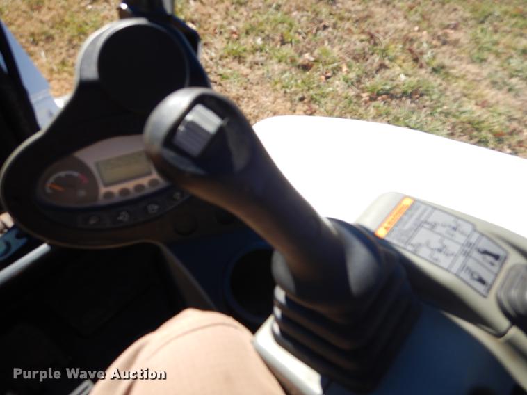 image for item ER9418 2015 Bobcat E32 mini excavator