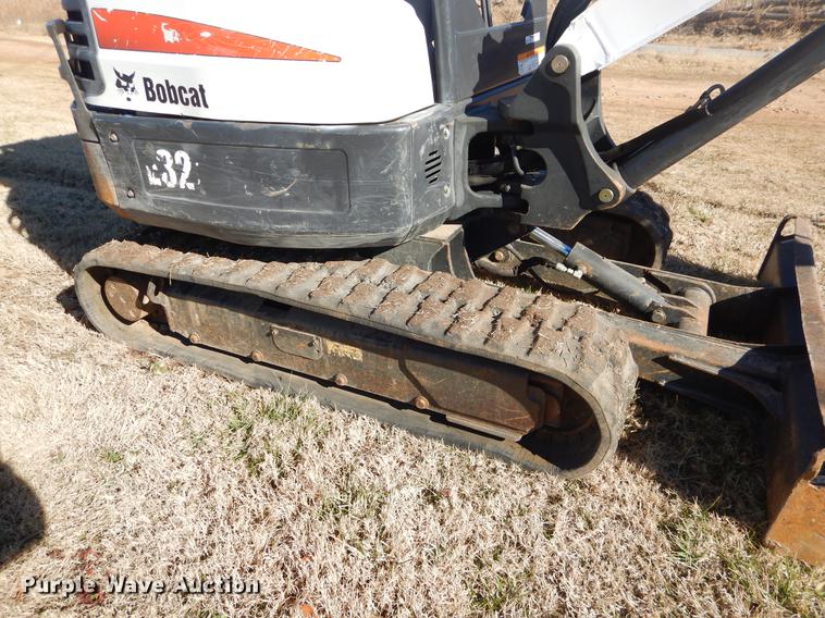 image for item ER9418 2015 Bobcat E32 mini excavator