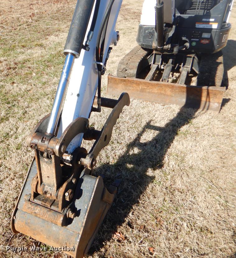 image for item ER9418 2015 Bobcat E32 mini excavator