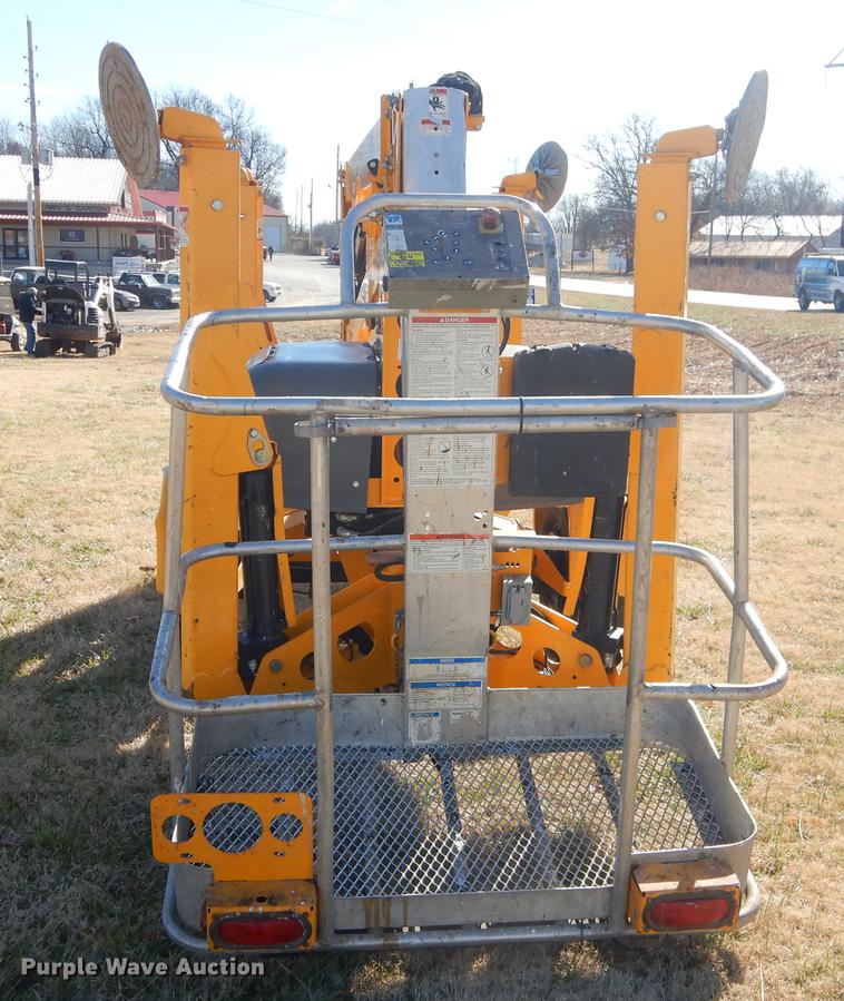 image for item ER9419 2011 Biljax 4527A boom lift