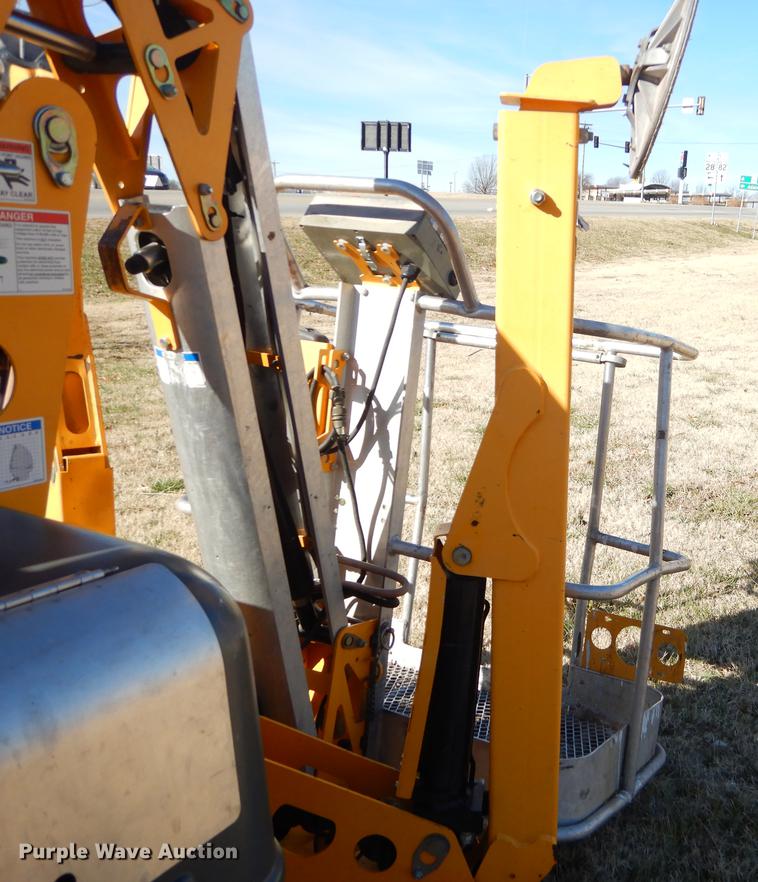 image for item ER9419 2011 Biljax 4527A boom lift