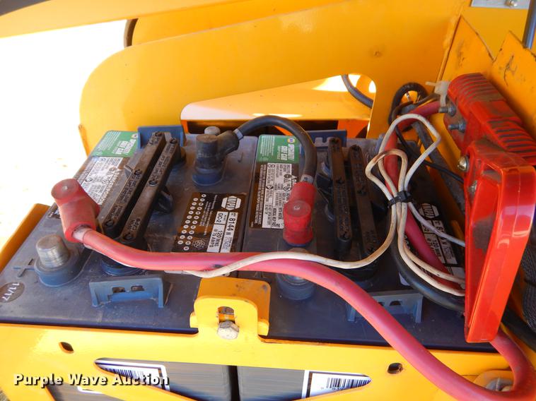 image for item ER9419 2011 Biljax 4527A boom lift