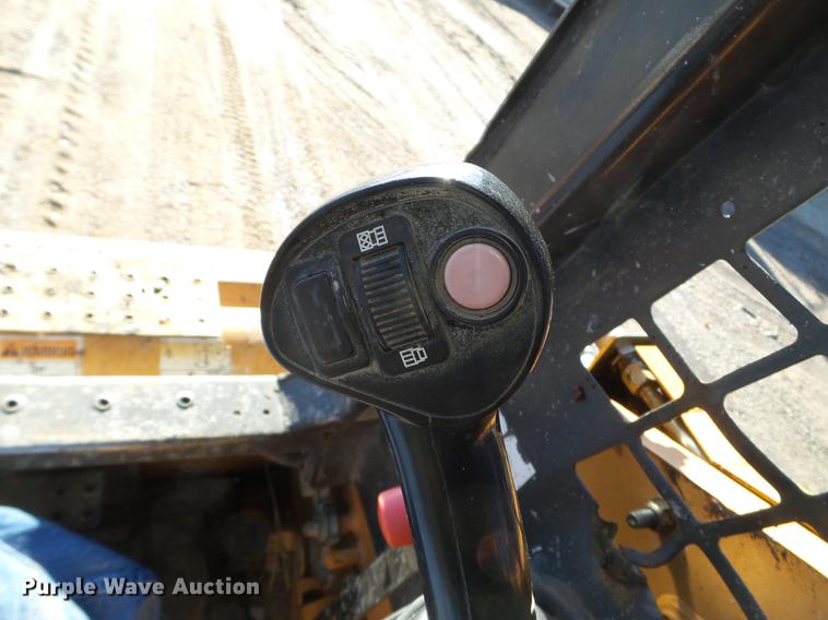 image for item EW9876 2010 Case 450 Series 3 skid steer