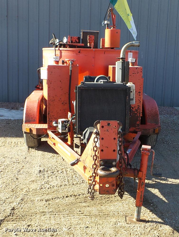 image for item EW9878 2000 Crafco EZ Pour 200D melter applicator