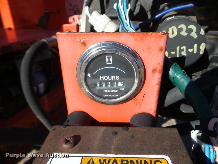 image for item EW9878 2000 Crafco EZ Pour 200D melter applicator