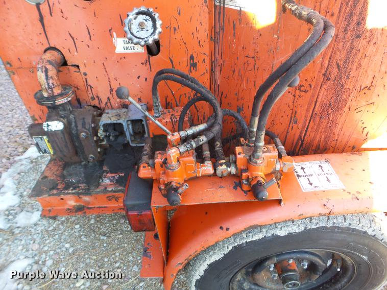 image for item EW9878 2000 Crafco EZ Pour 200D melter applicator