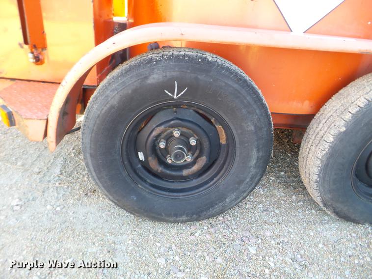 image for item EW9878 2000 Crafco EZ Pour 200D melter applicator